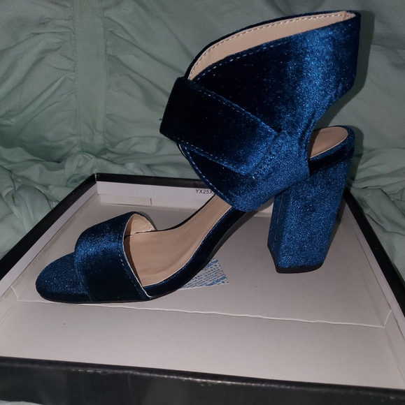 NIB Dark teal blue sandals by Qupid - Picture 2 of 5